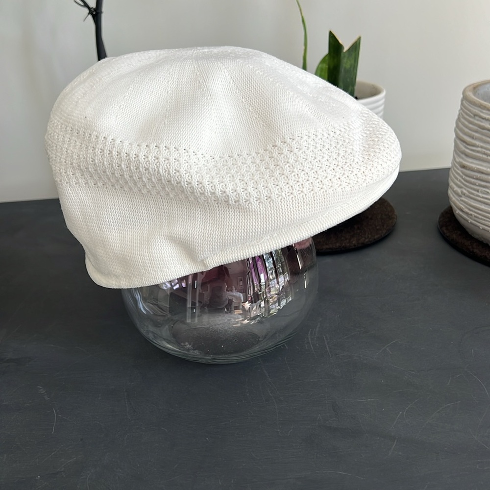 Lids, White Knit Beret Hat, size xl - Picture 5 of 7